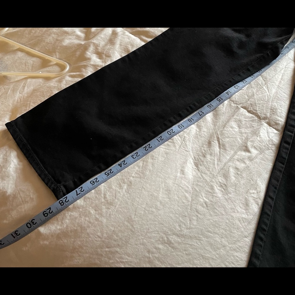 Gloria Vanderbilt Jeans Black slimming Size 12  No tags Never Worn! Lightweight! - Picture 4 of 8